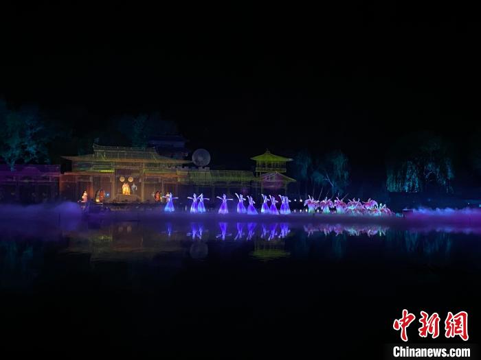 開幕式現(xiàn)場(chǎng)。　李明芮 攝